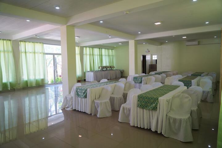 Ballroom/Hall 44 of 62