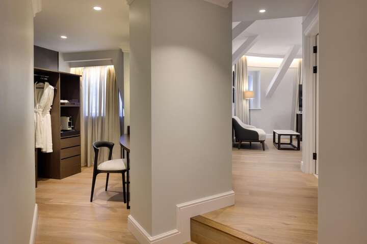 Room 57 of 170