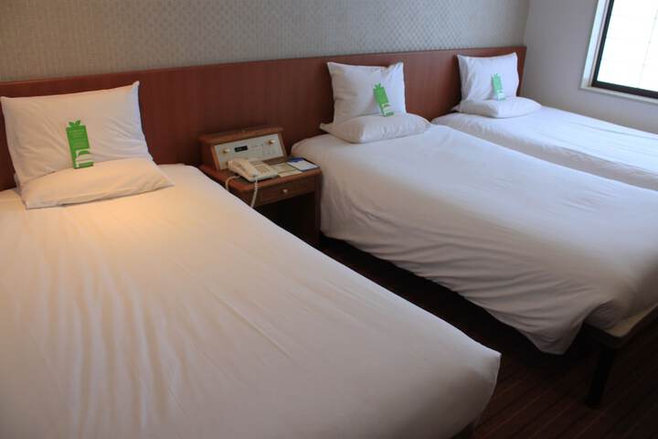 Room 12 of 75