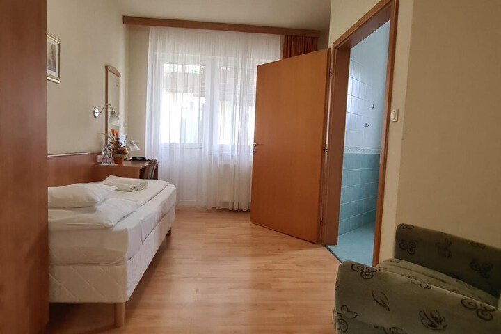 Room 16 of 57