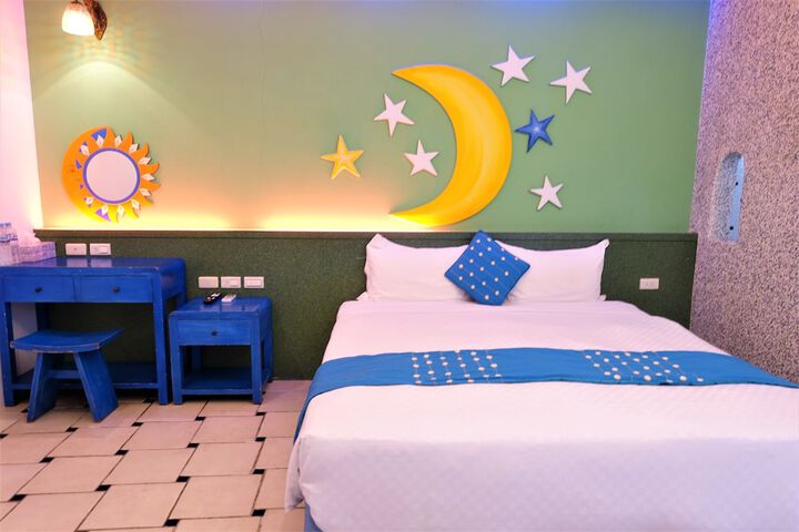 Room 6 of 57