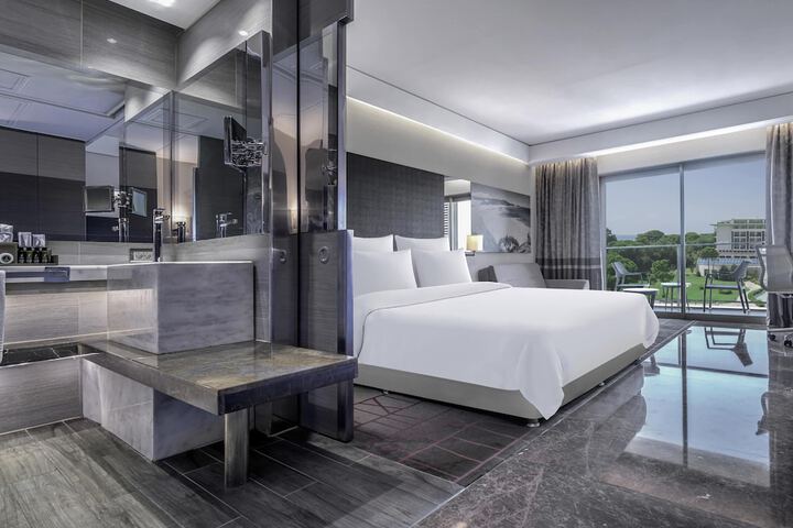 Room 30 of 167