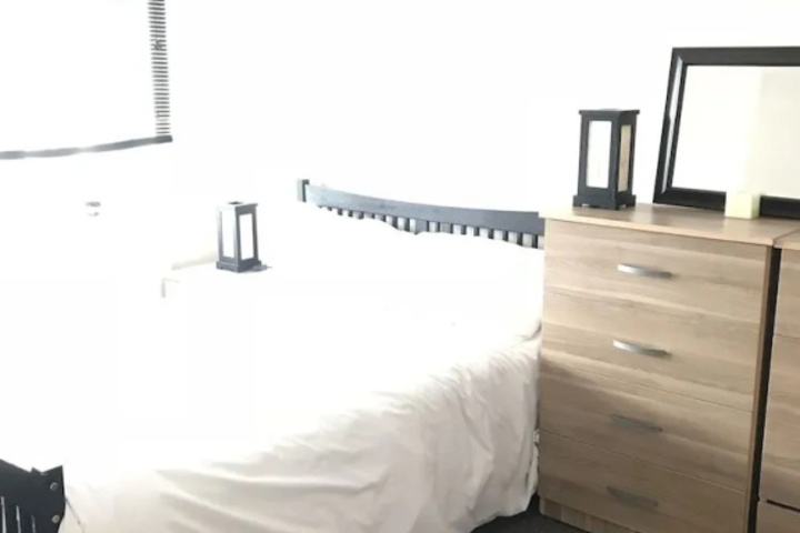 Room 3 of 7