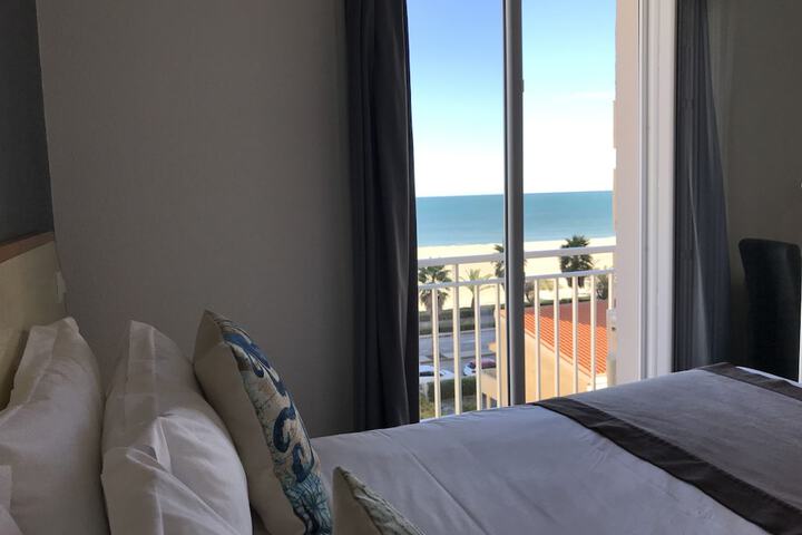 Room 9 of 35