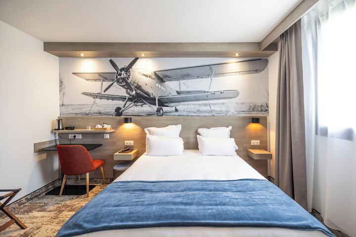 Room 12 of 77