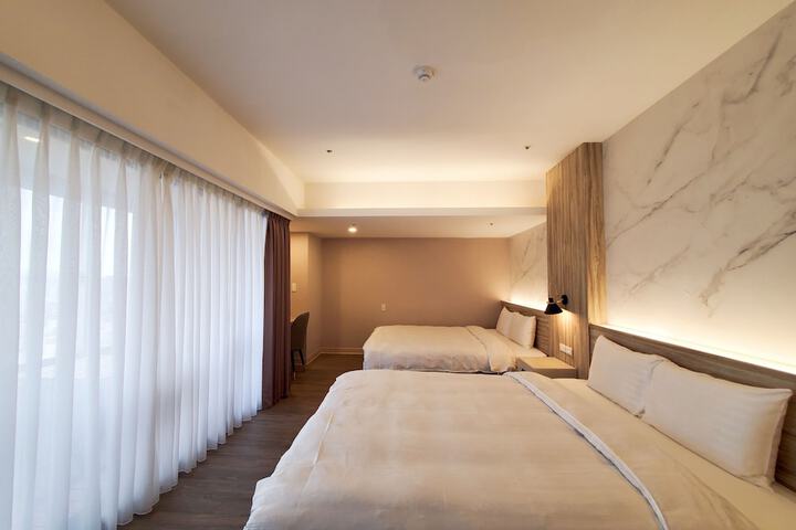 Room 27 of 94
