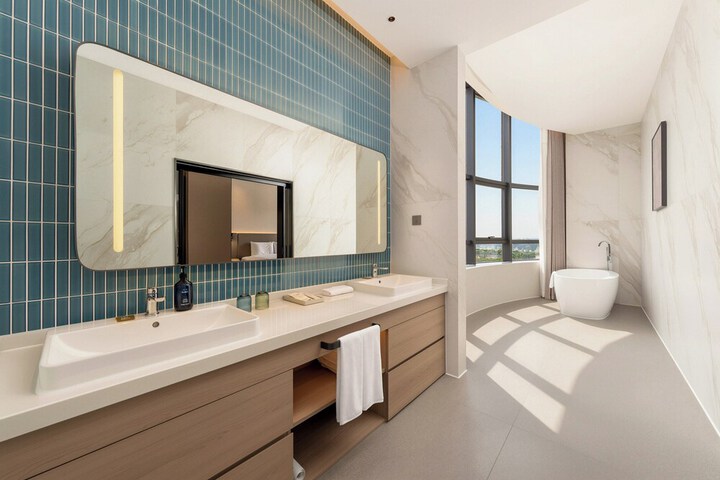 Room 15 of 46