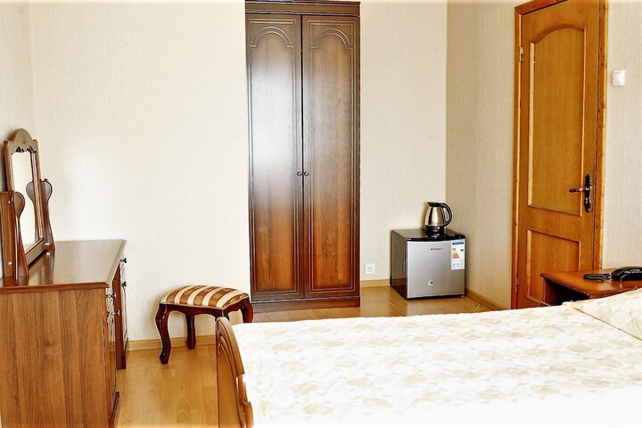 Room 12 of 46