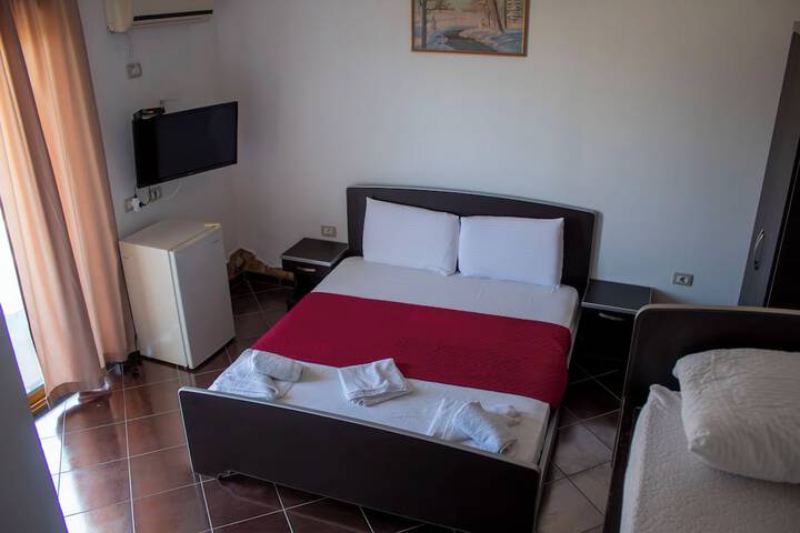 Room 27 of 51