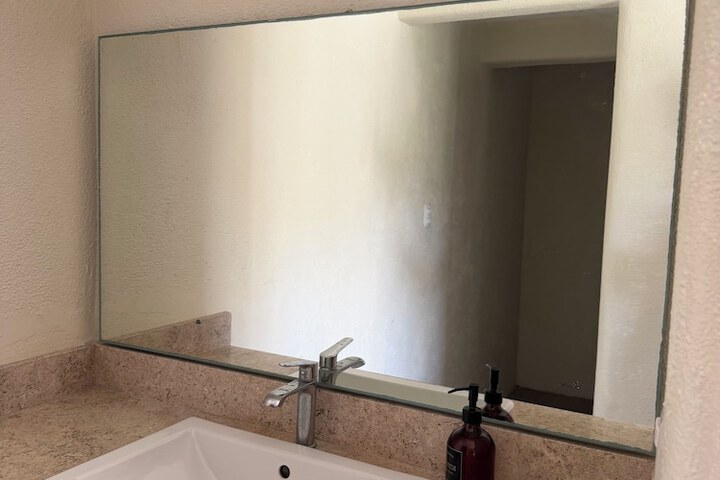 Room 102 of 119
