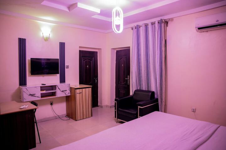 Room 9 of 21