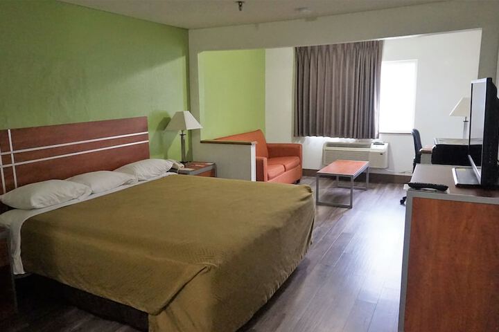 Room 14 of 62