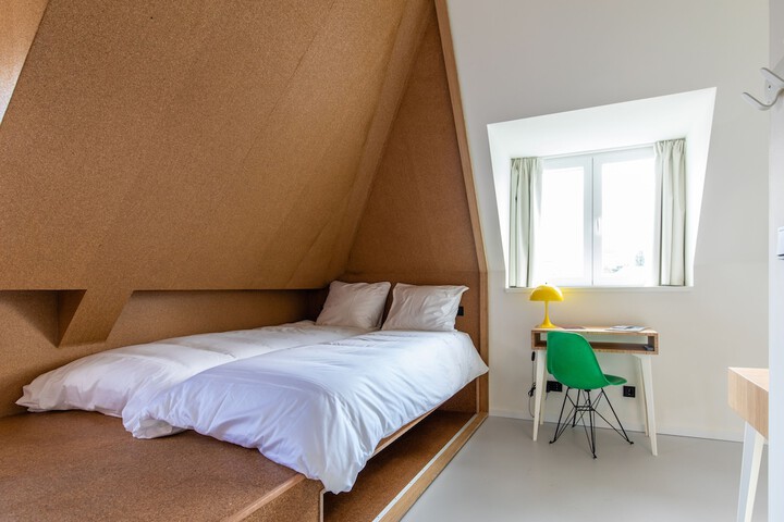 Room 3 of 63