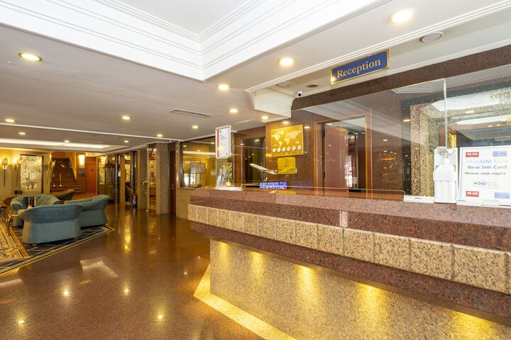 Entrance & Lobby
