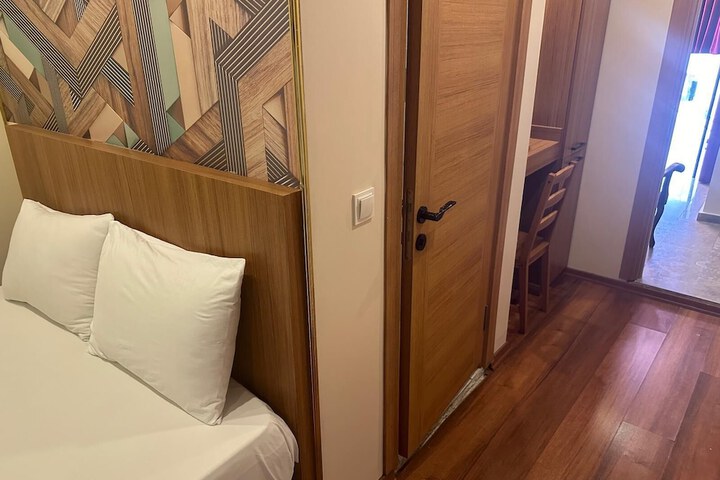 Room 32 of 56
