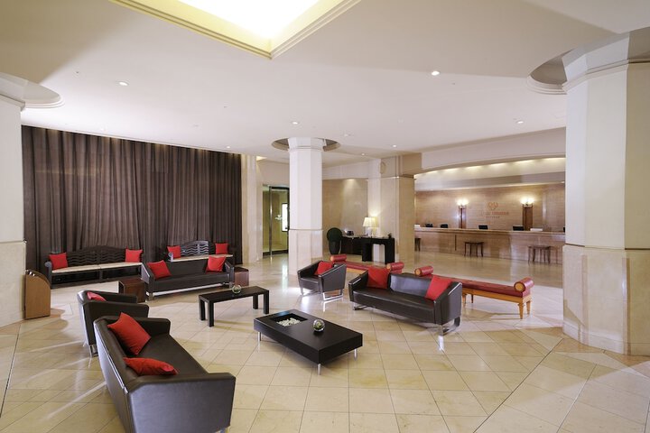 Entrance & Lobby