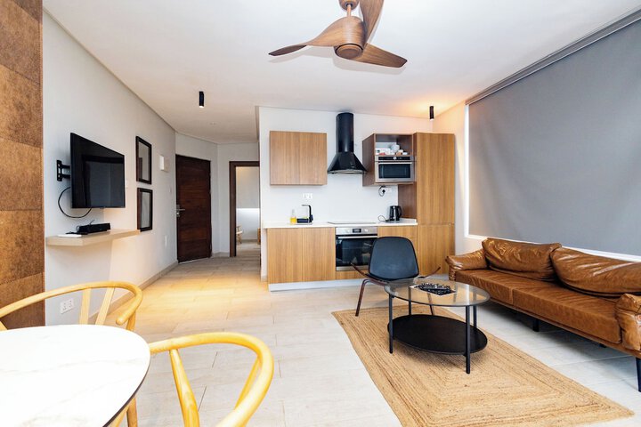 Room 32 of 67