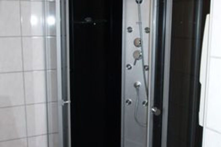 Room 8 of 24