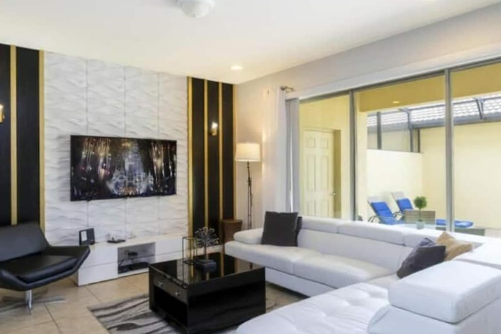 Room 3 of 65