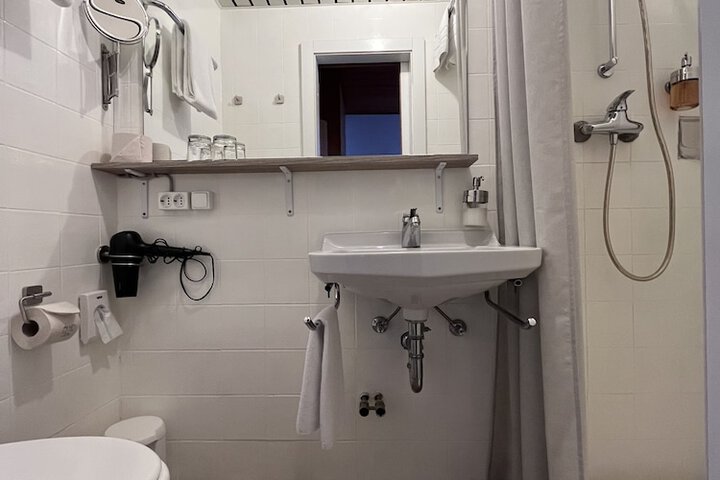 Room 36 of 69