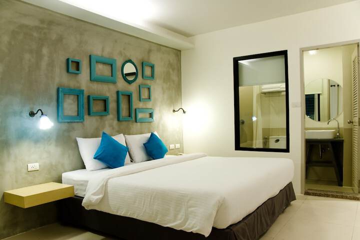 Room 16 of 42