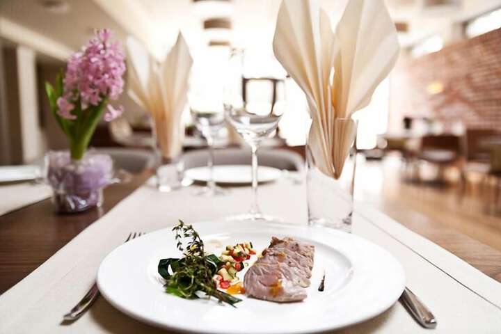 Dining 23 of 46