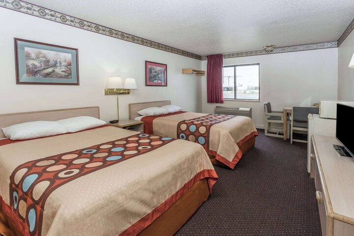 2 Double Beds (5 of 6)