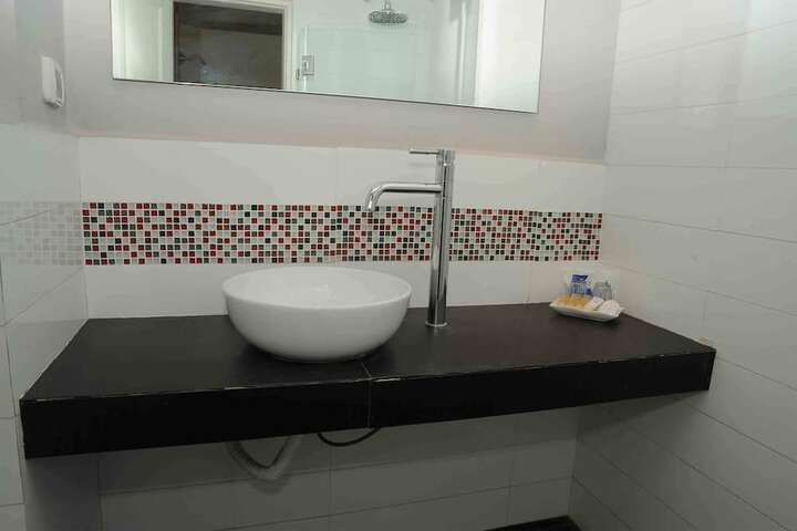Room 9 of 22