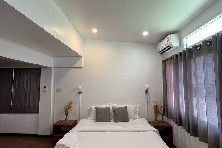 Room 90 of 149