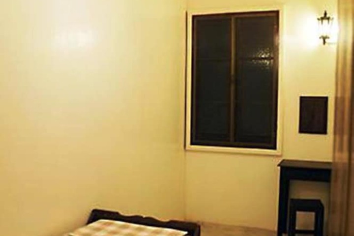Room 6 of 24