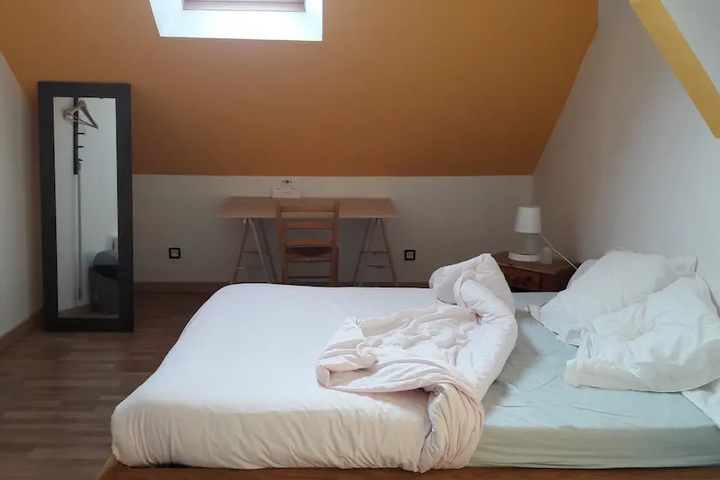 Room 4 of 13