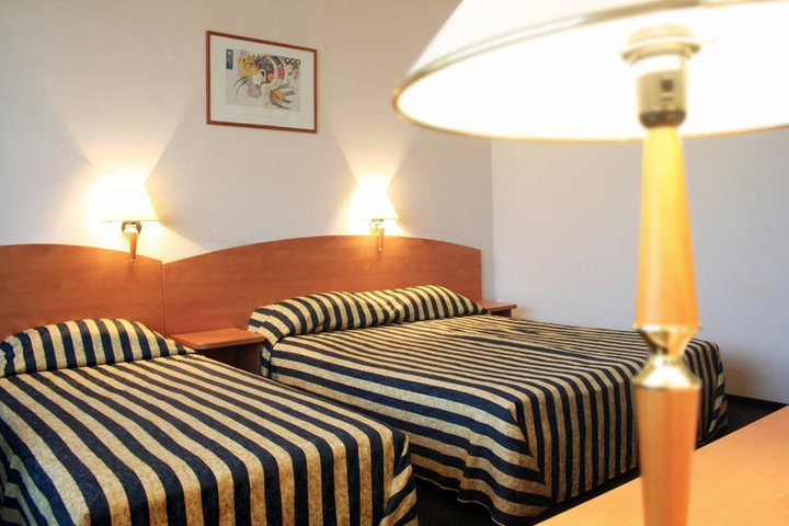 Room 1 of 4