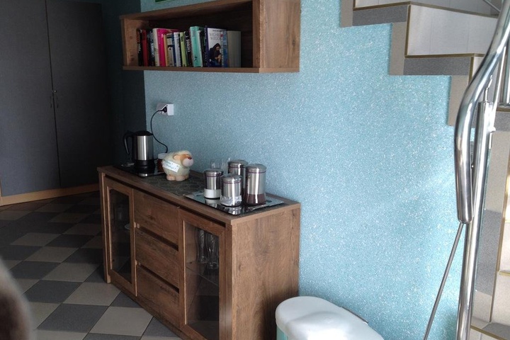 Room 2 of 18
