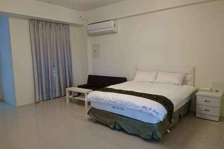 Room 16 of 19