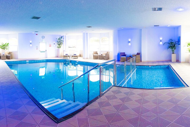 Pools & Facilities