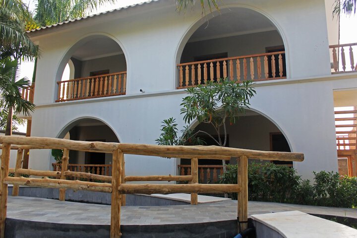 Room 3 of 90