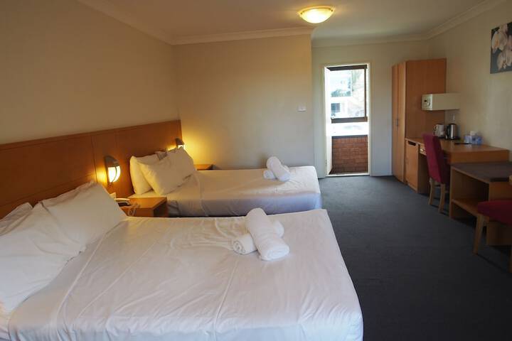 Room 9 of 48