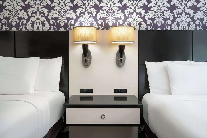 Standard Room, King or Two Doubles (5 of 7)