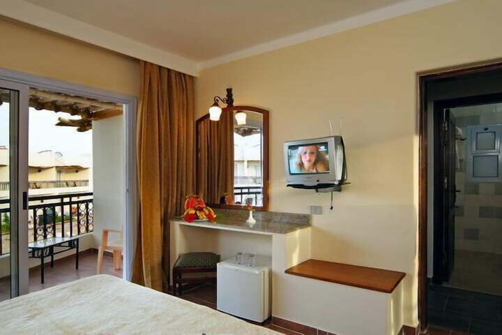 Room 6 of 19