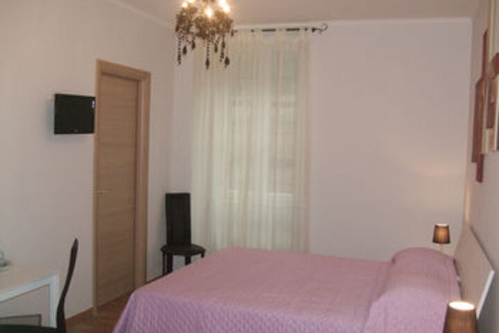 Room 11 of 34