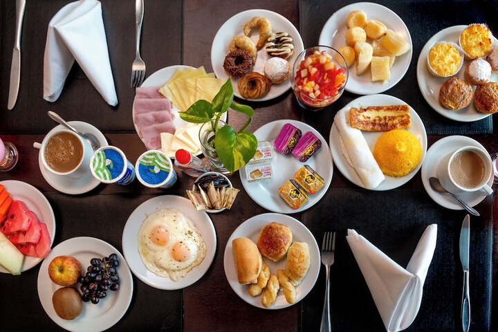 Breakfast/Coffee Service 95 of 132