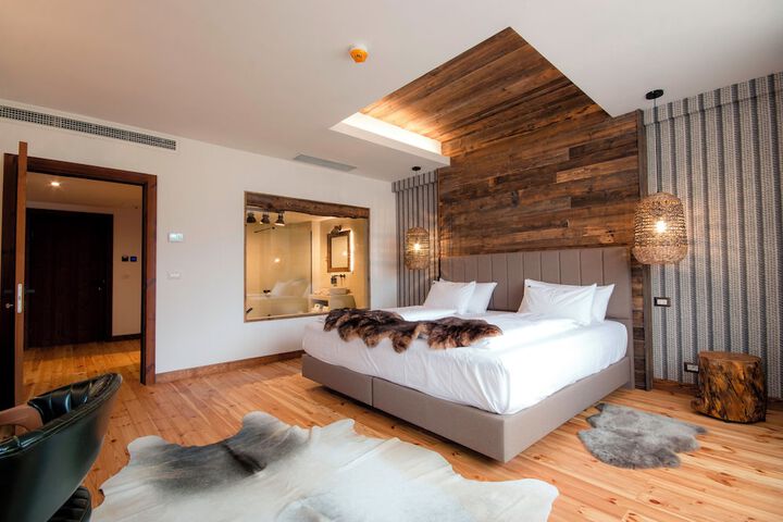 Room 3 of 55