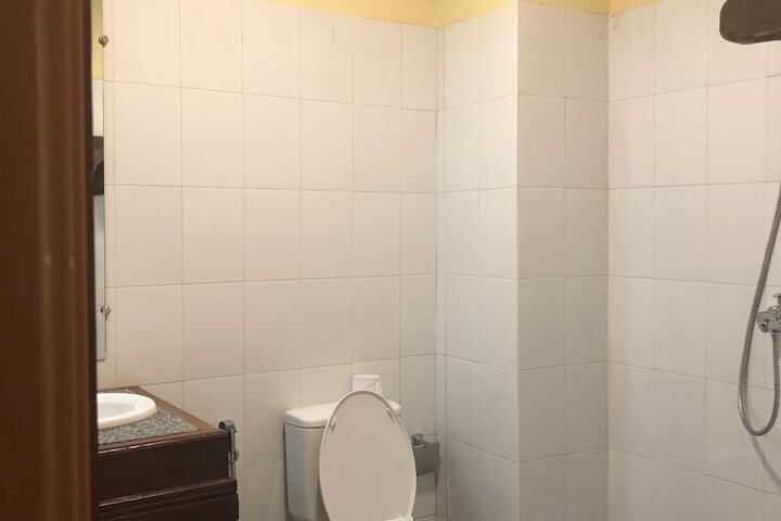 Room 12 of 20
