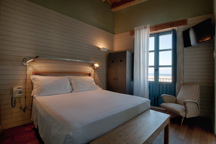 Room 22 of 60