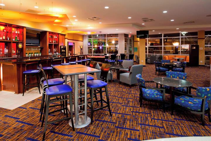 Lobby lounge