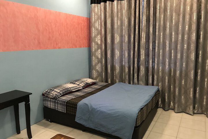Room 27 of 37