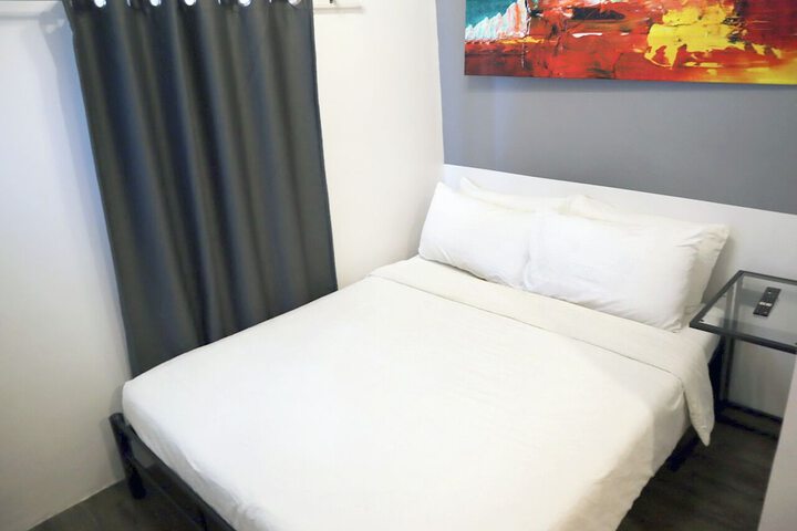 Room 4 of 32
