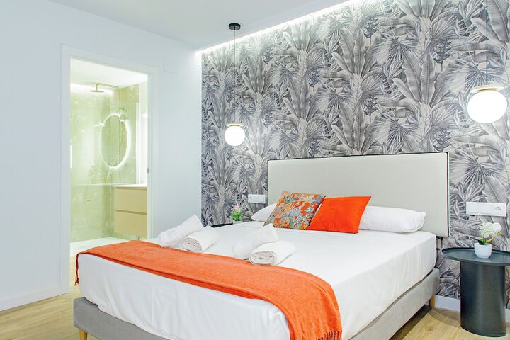Room 6 of 32