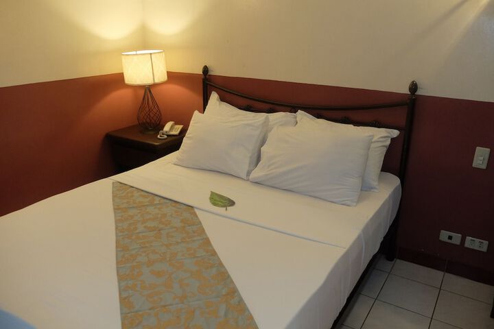 Room 7 of 114