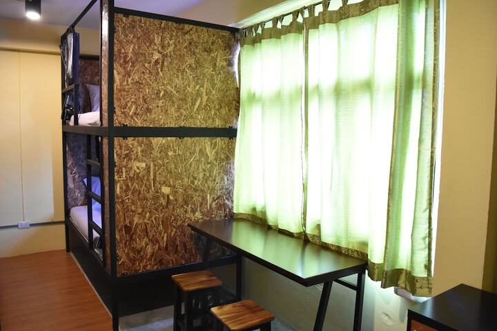 Room 9 of 82